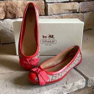 LIKE NEW Coach signature print flats